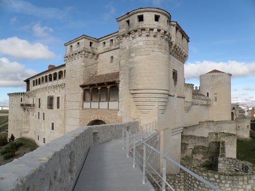 (Posibilidad de hacer noche – La Posada de Carmen) Cuellar. Castillo de los Duques de Alburquerque, Cuellar